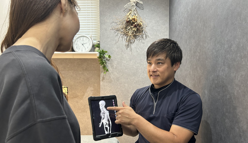 院長がiPadで説明してる「